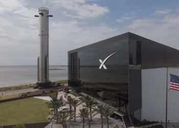 Lawsuit claims Starship launches damage homes